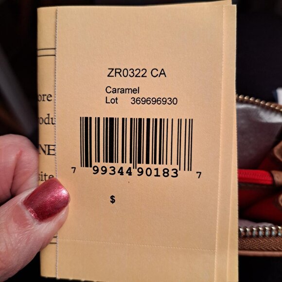 NWT Dooney & Bourke Large Zip Around Credit Card Case - Caramel - Picture 4 of 6